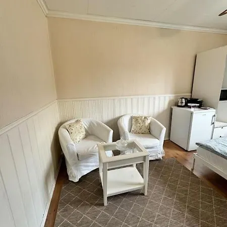 Private And Bathroom In The Heart Of